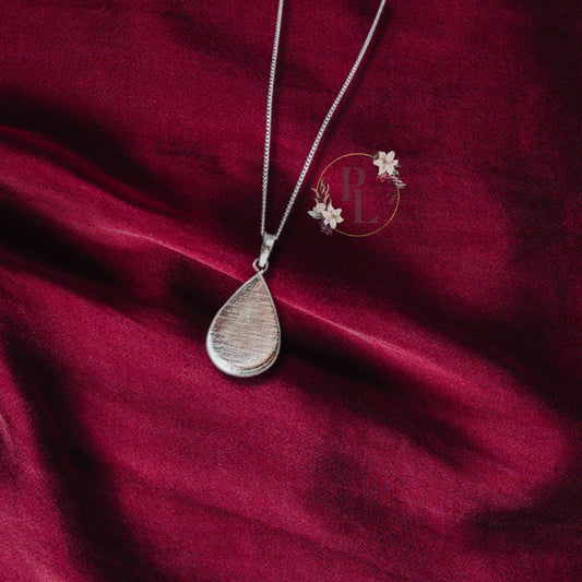 Margaret - Teardrop Cremation Ash Necklace